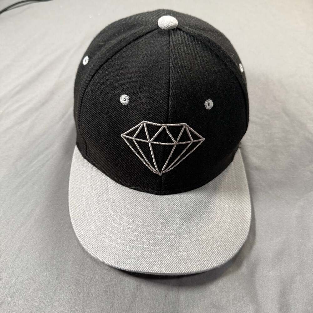 Premium Headwear Diamond Logo Snapback Hat Cap Black and Grey